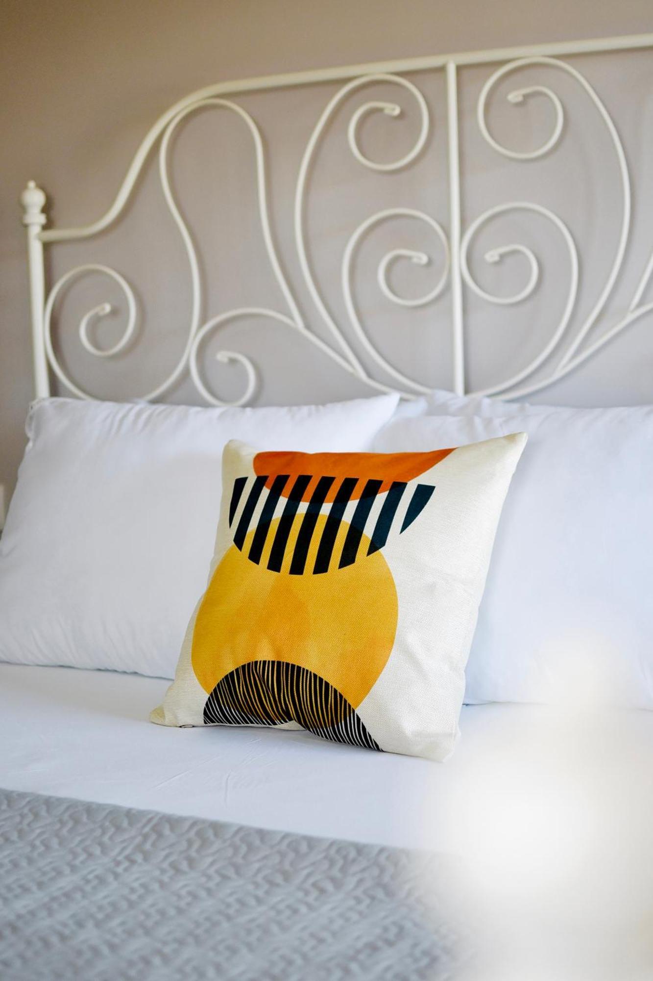 Room Nine 9 Beachfront Apartments Nea Kallikrateia エクステリア 写真