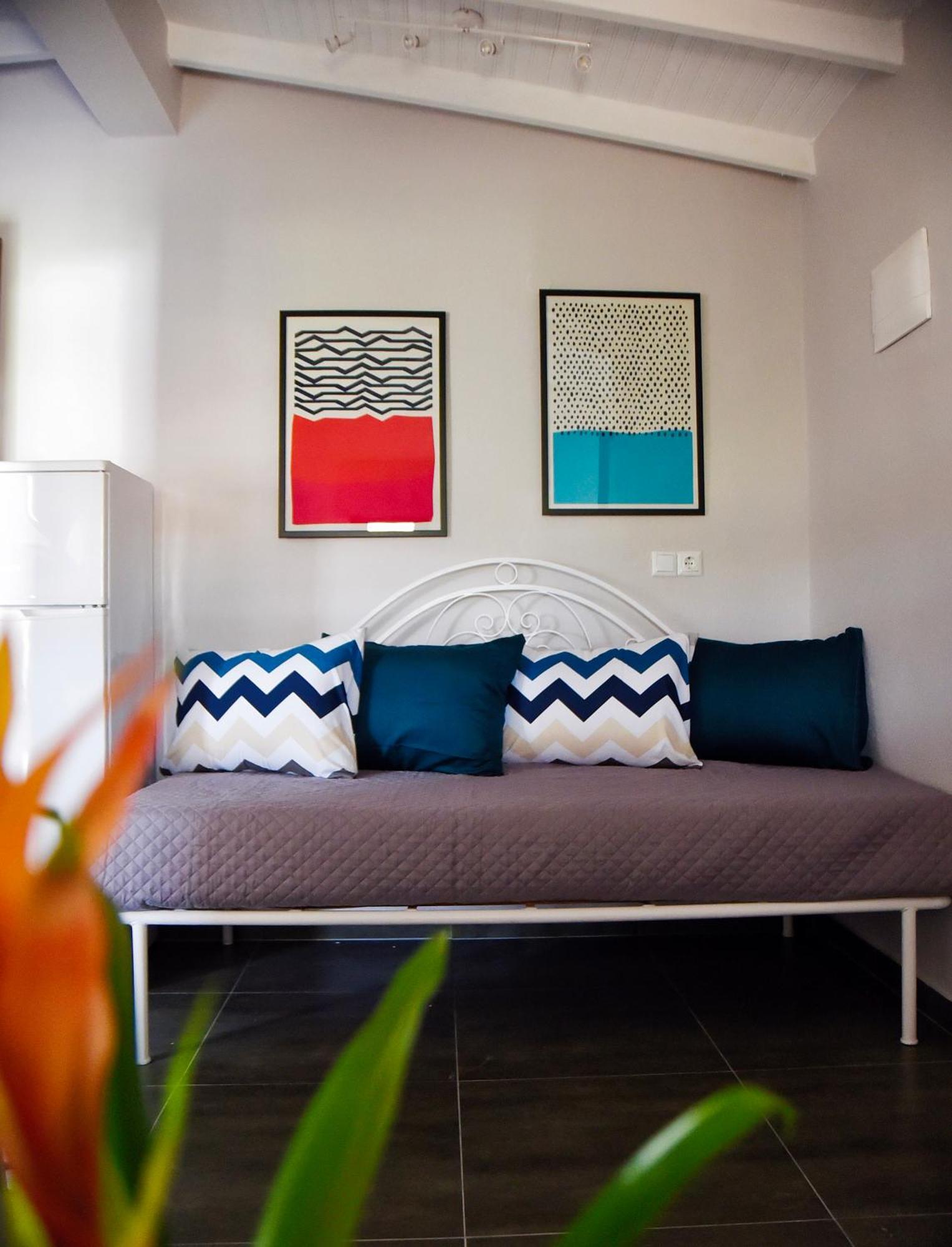 Room Nine 9 Beachfront Apartments Nea Kallikrateia エクステリア 写真