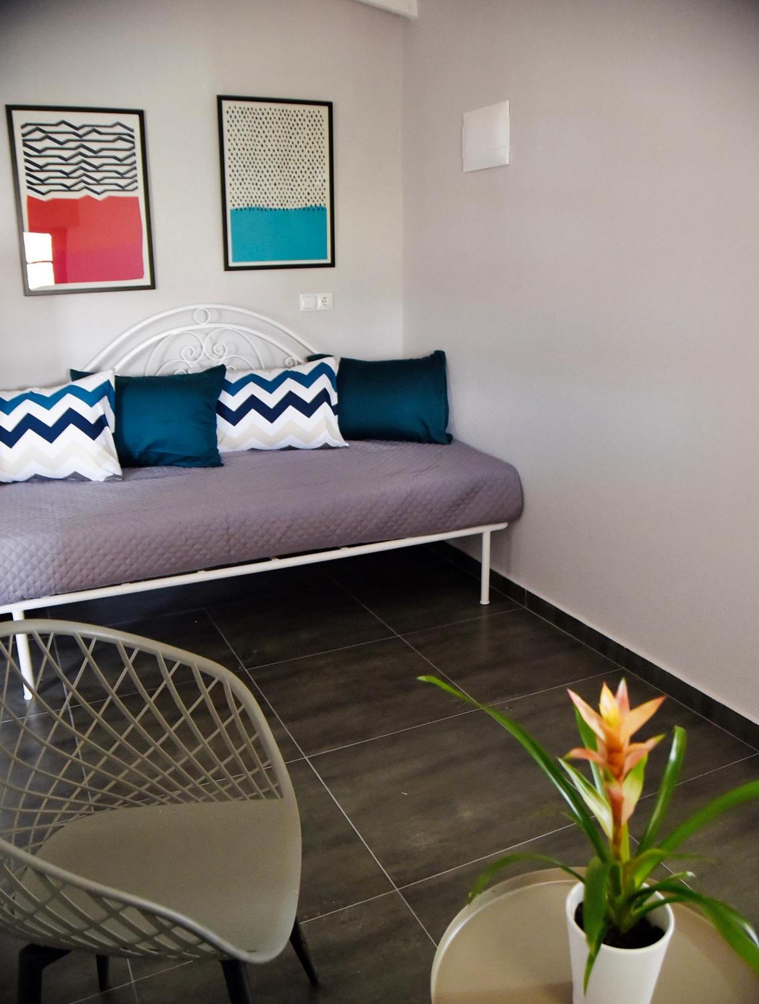 Room Nine 9 Beachfront Apartments Nea Kallikrateia エクステリア 写真