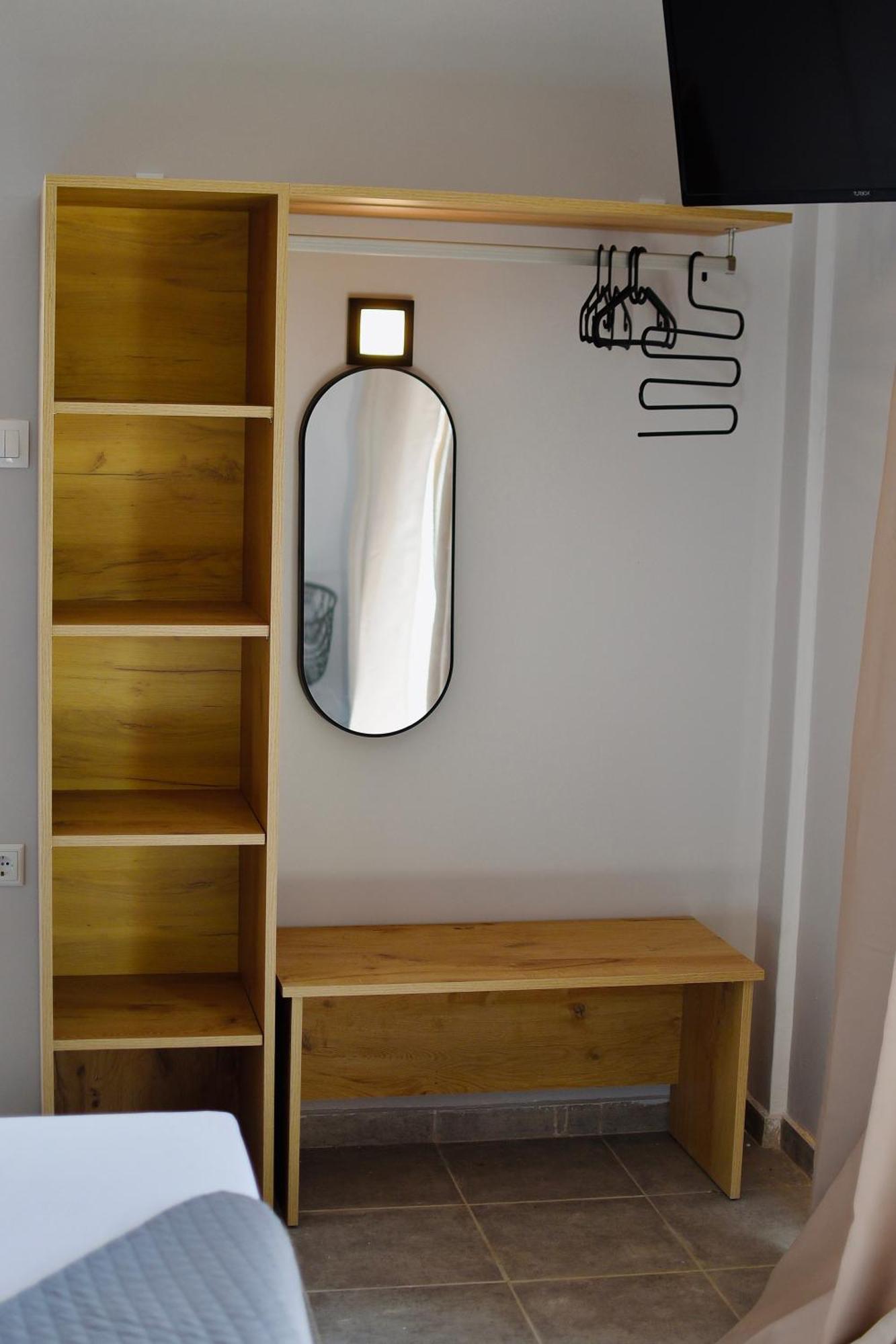 Room Nine 9 Beachfront Apartments Nea Kallikrateia エクステリア 写真