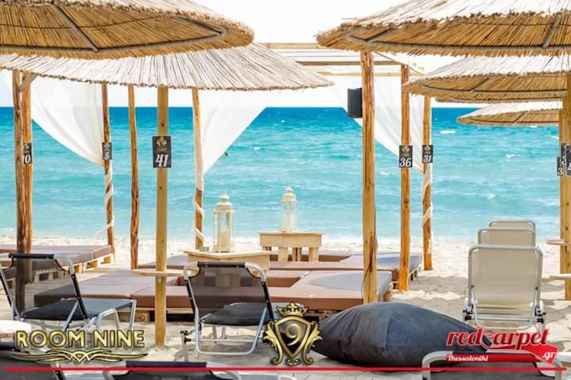 Room Nine 9 Beachfront Apartments Nea Kallikrateia エクステリア 写真